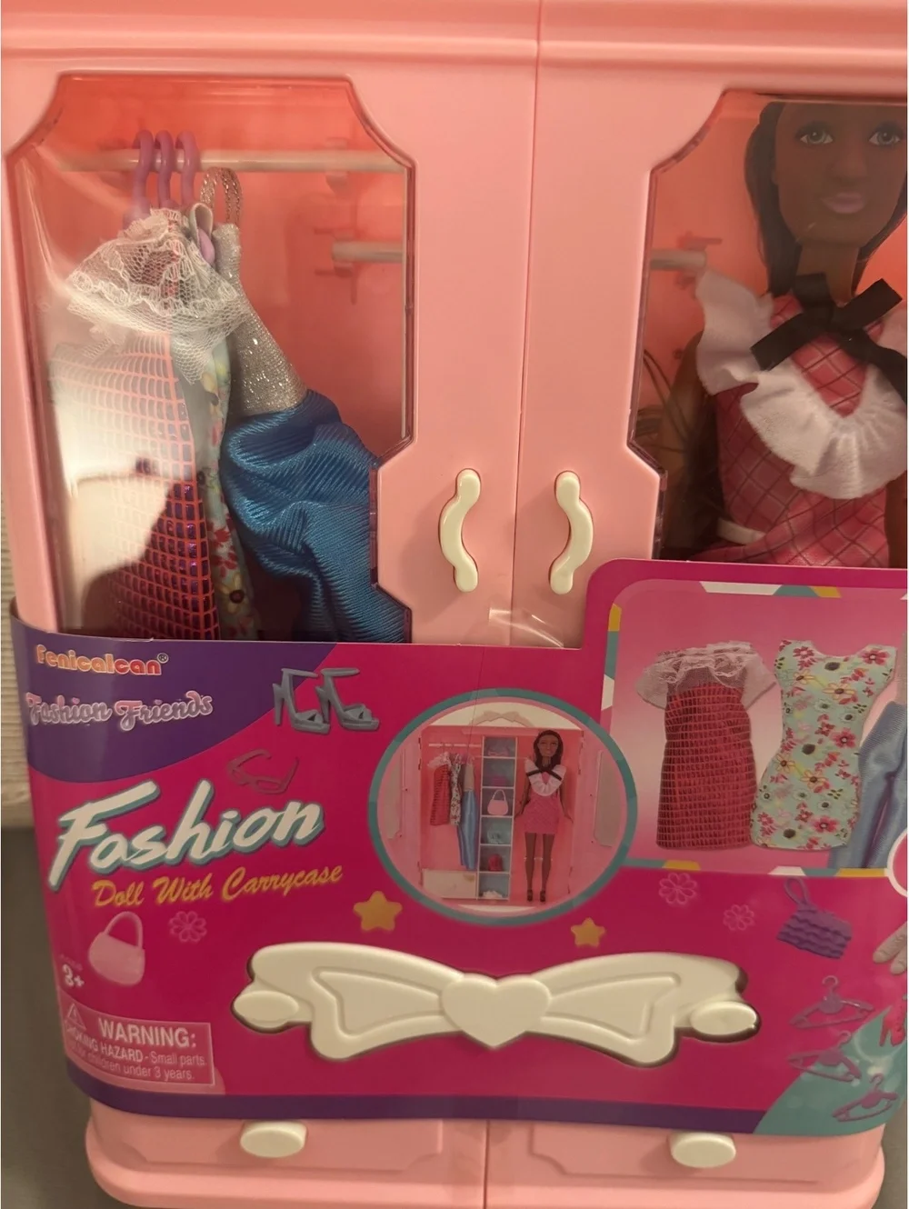 Feilecican Fashion Friends Doll With Carrycase - 16 Pieces